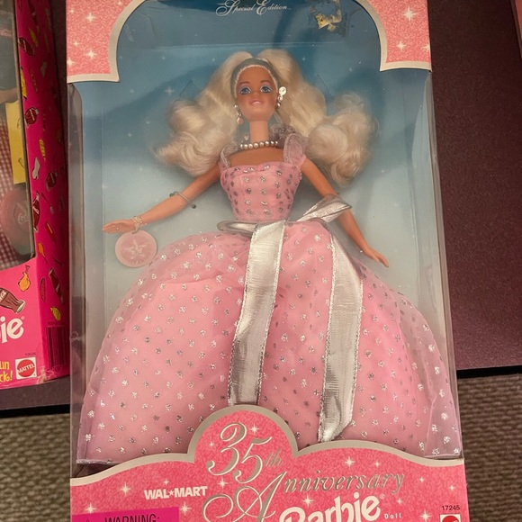 Collector Barbie - Picture 1 of 1